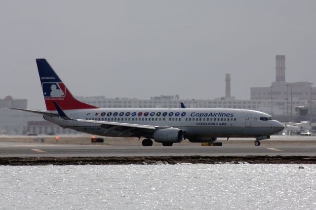 Boeing 737-800 (HP-1533CMP)