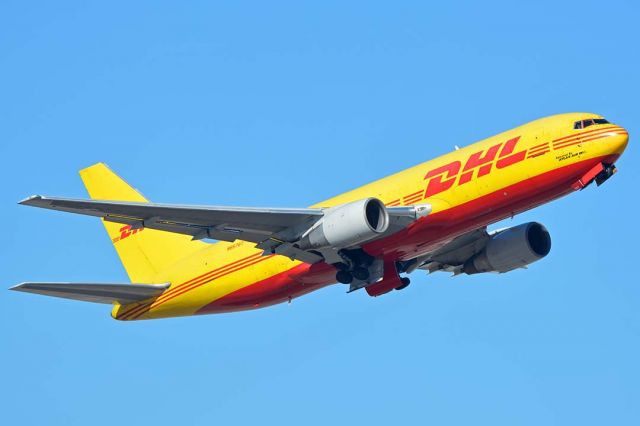 BOEING 767-200 (N657GT) - DHL Boeing 767-281 N657GT at Phoenix Sky Harbor International Airport on December 28, 2017.