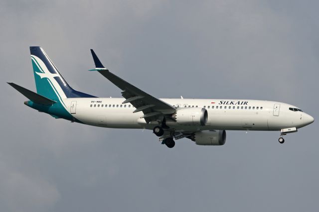 Boeing 737 MAX 8 (9V-MBE)