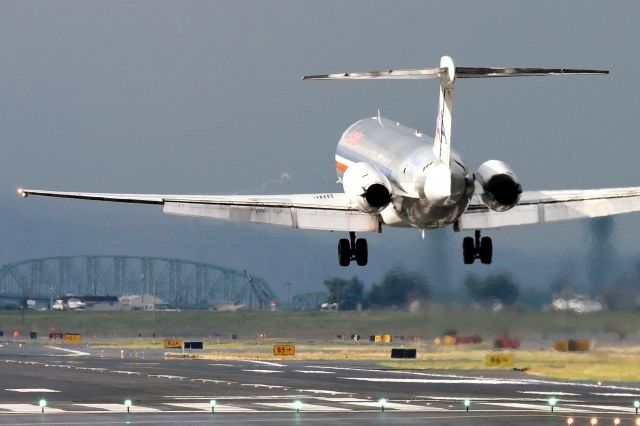 McDonnell Douglas MD-80 (AAL441)