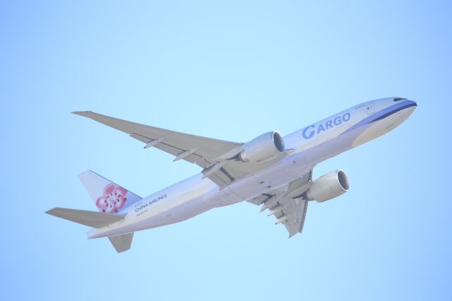 BOEING 777-200LR (B-18773)