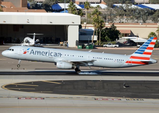 Airbus A321 (N521UW)