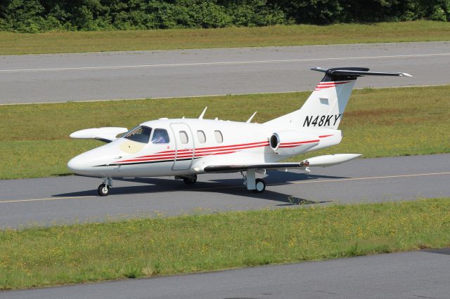 Eclipse 500 (N48KY)