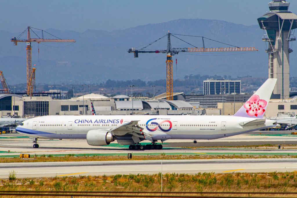 BOEING 777-300ER —