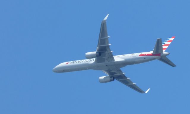 BOEING 777-8 (N789AN) - Shown here is an American Airlines Boeing 777-200 on approach in the Spring of 2016.