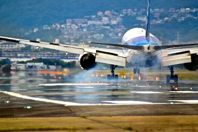 Boeing 777-200 (JA713A)