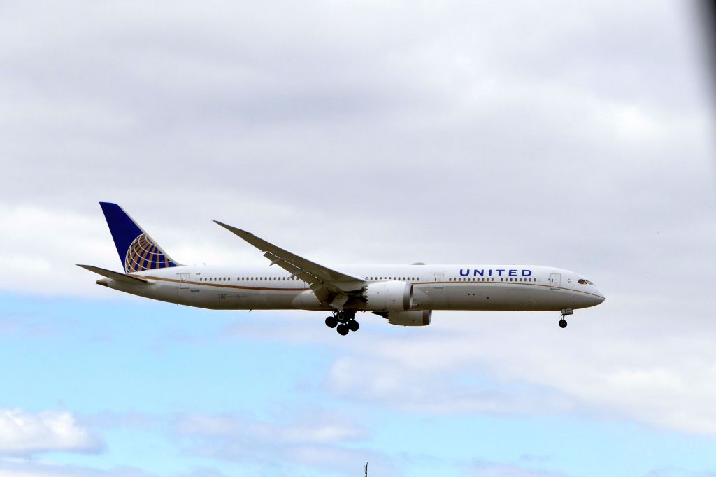 BOEING 787-10 Dreamliner (N14001)