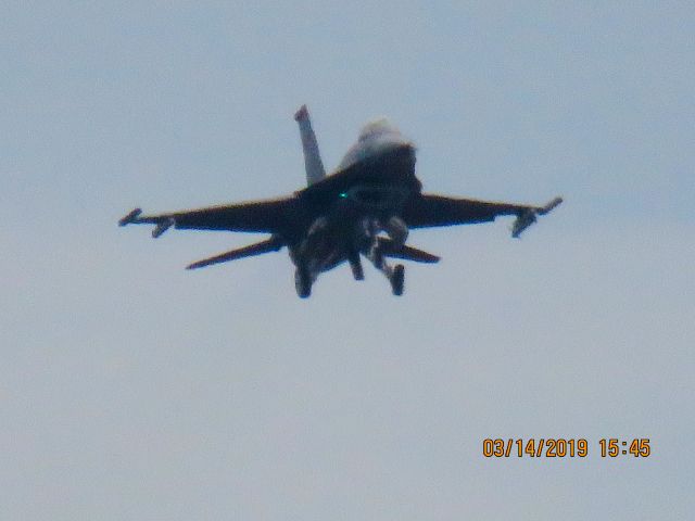 Lockheed F-16 Fighting Falcon (89-2040)