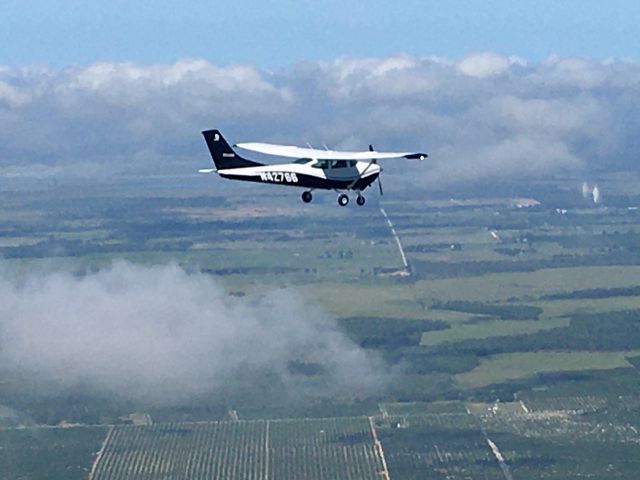 Cessna Skylane (N42766) - In flight