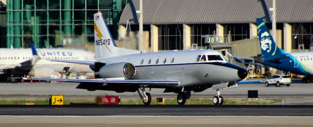 North American Sabreliner (N654YS)