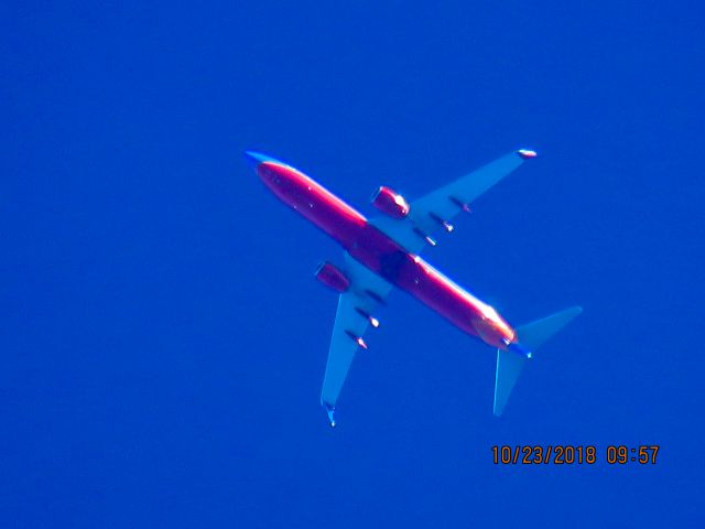 Boeing 737-800 (N8629A)