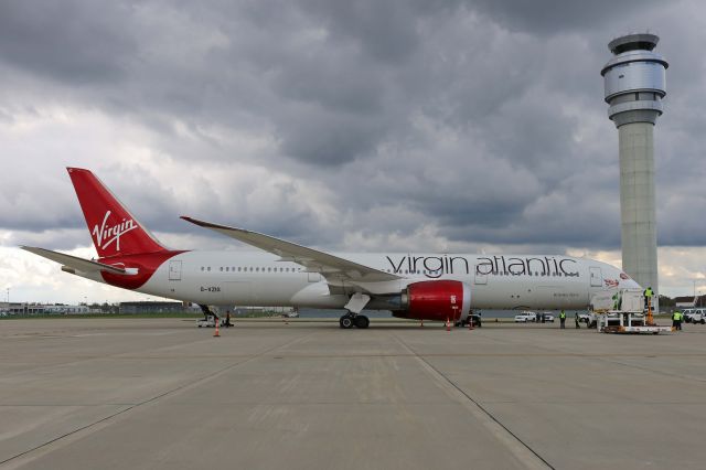 Boeing 787-9 Dreamliner (G-VZIG) - Virgin Atlantic (VIR966) B787-9, C-VZIG, c/n 37969, on Pad-3 at Cleveland Hopkins International Airport (KCLE) on 25 Oct 2017. The Dreamliner will carry the Cleveland Browns to London for an NFL football game.