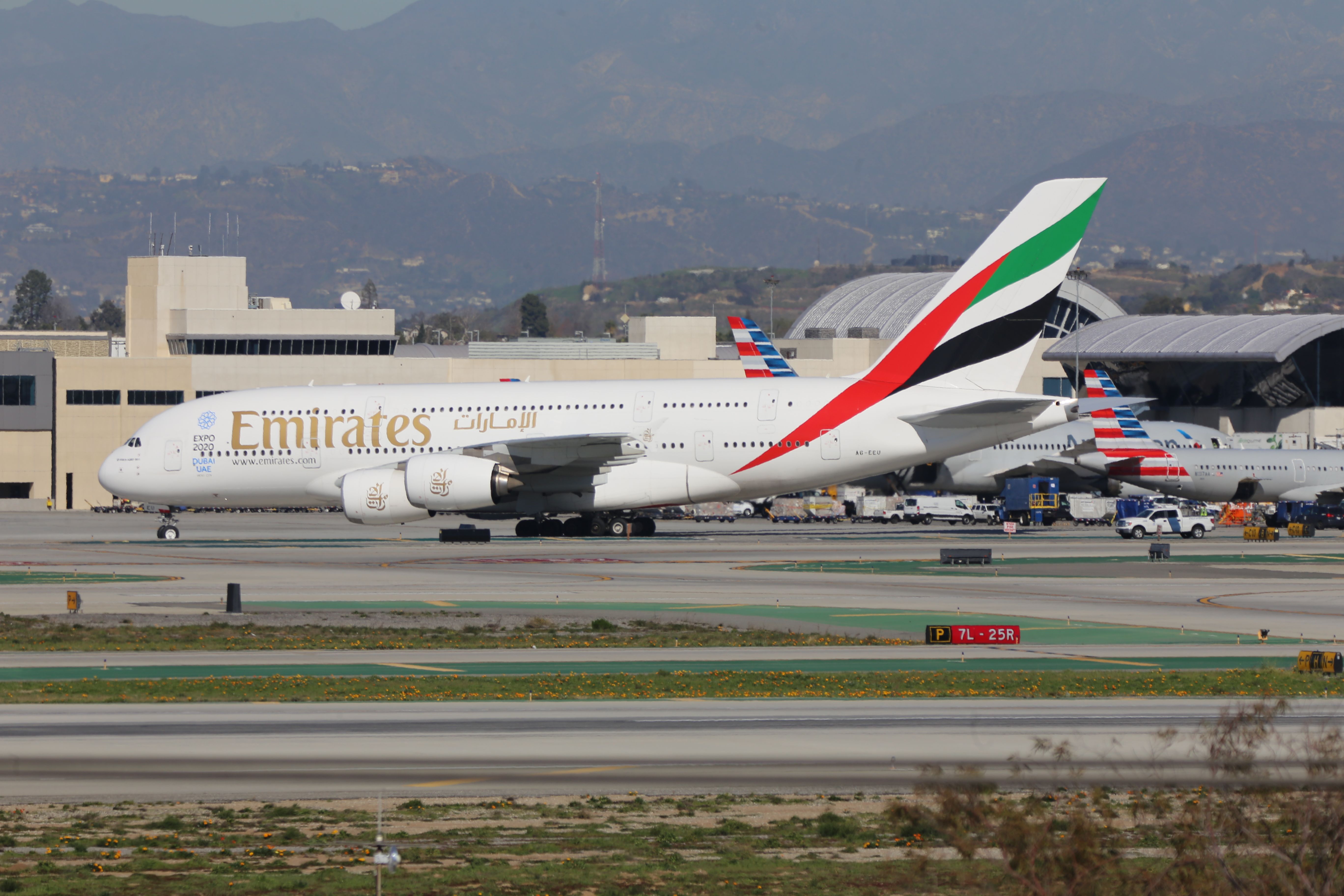 Airbus A380-800 (A6-EEU)