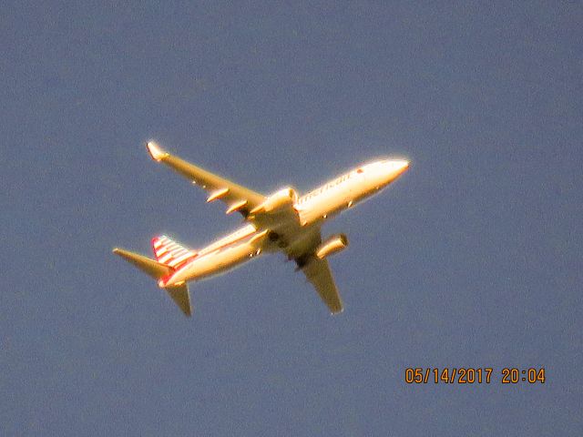 Boeing 737-800 (N987NN)