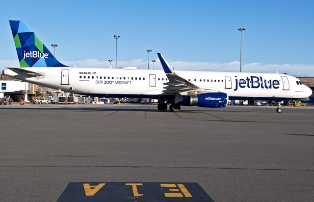 Airbus A321 (N942JB) - Our 200th Aircraft special !
