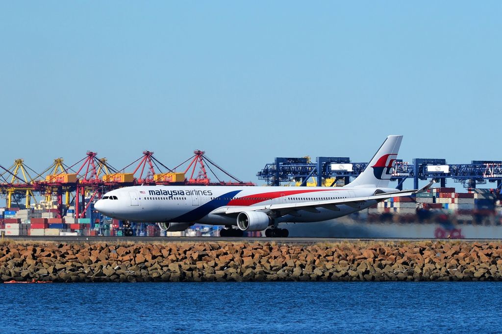 Airbus A330-300 (9M-MTB) - 9M-MTB Malaysia Airlines Airbus A330-323 20 May 2018