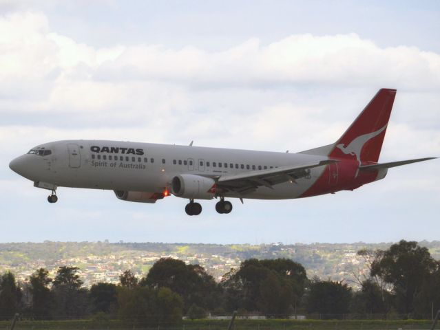 VH-TJJ — - On short finals for runway 05. Thursday 12th July 2012.