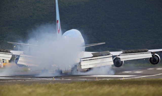 Boeing 747-400 (F-HKIS)