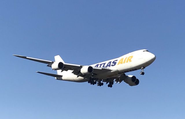 BOEING 747-8 (N859GT) - Runway 7 arrival! 11/23/22.