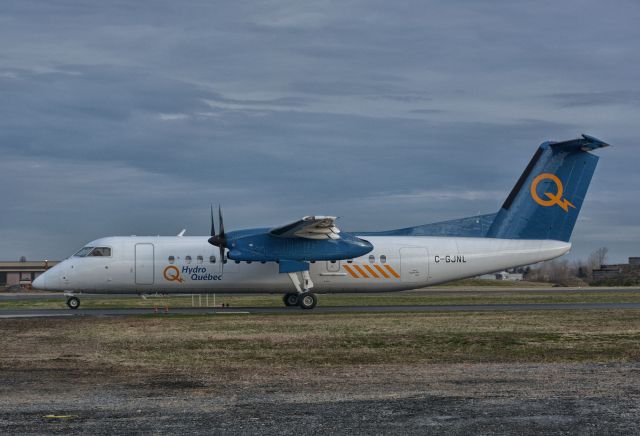 de Havilland Dash 8-300 (HYD500) - Visiting CYHU on 10-04-2021.