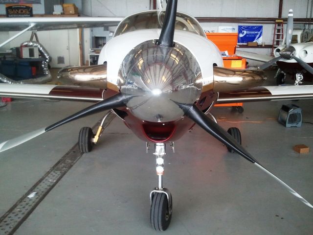 Experimental 200kts (N89NW)
