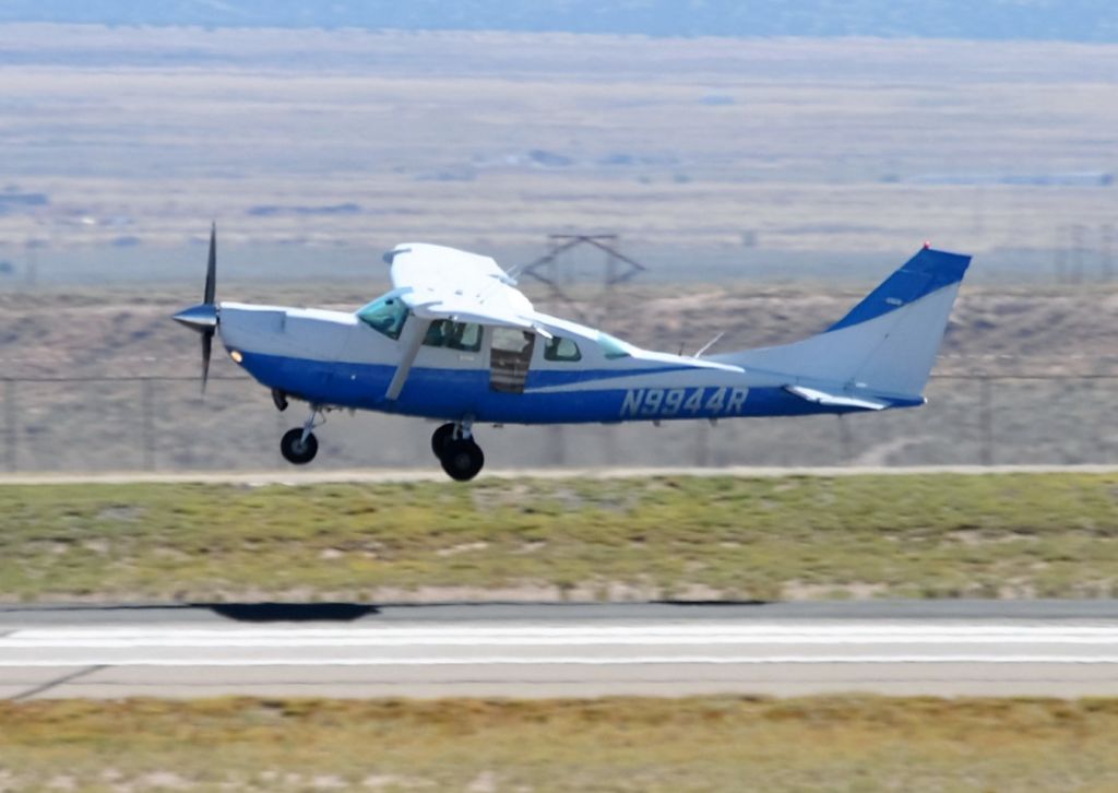Cessna 206 Stationair (N9944R)