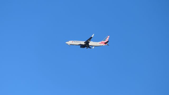 Boeing 737-800 (N952AA)