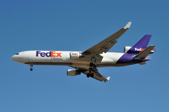 Boeing MD-11 (N580FE) - 2011/12/25