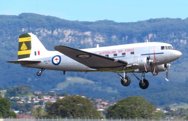 Douglas DC-3 (VH-EAF)