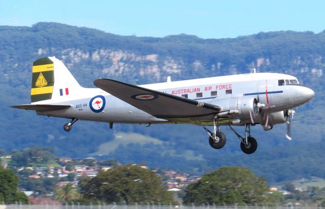 Douglas DC-3 (VH-EAF)