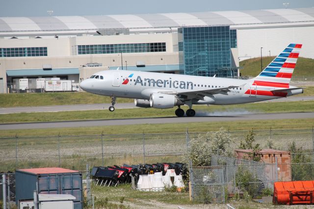 Airbus A319 (N767UW)