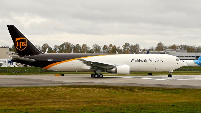 BOEING 767-300 (N368UP) - BOE296 taxis onto Rwy 16R for a B1 flight on 10.18.19. (B767-3S2F(ER) / ln 1194 / cn 65907).