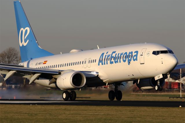 Boeing 737-800 (EC-MVY)