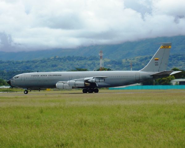 Boeing 707-100 (FAC1201) - Boeing KC-137 "Zeus" in Palanquero Colombian AFB