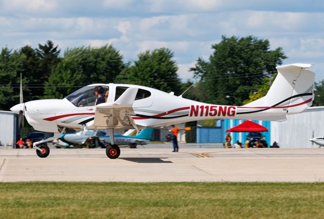 Diamond Star (N115NG)