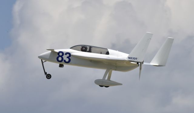 RUTAN Long-EZ (N83DT) - Airventure 2017