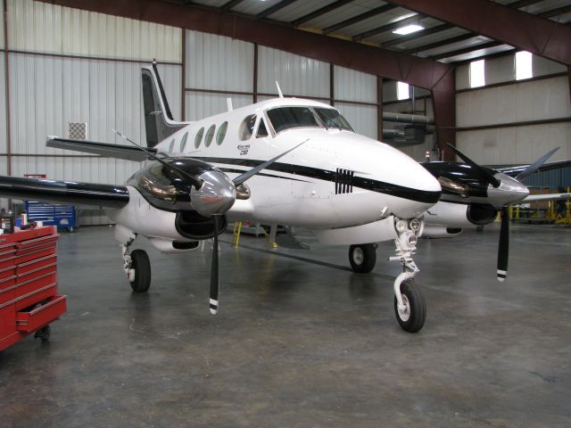 Beechcraft King Air 90 (N901JE)