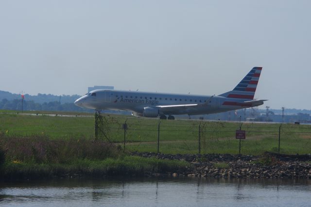 Embraer 170/175 (N408YX)