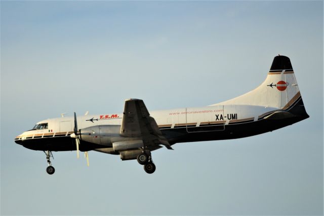 CONVAIR CV-580 (XA-UMI) - A nice surprise on this warm day at KPHX.