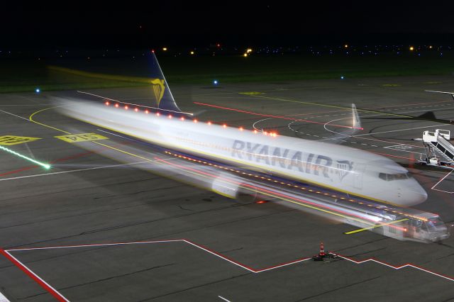 Boeing 737-800 (EI-ENH)