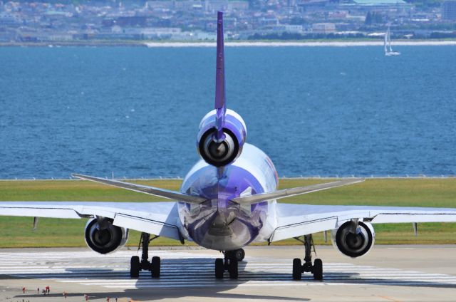 Boeing MD-11 (N590FE)