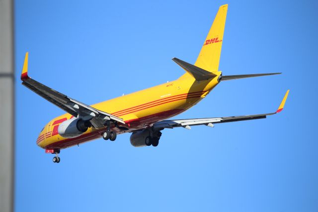 Boeing 737-800 (N67TC)