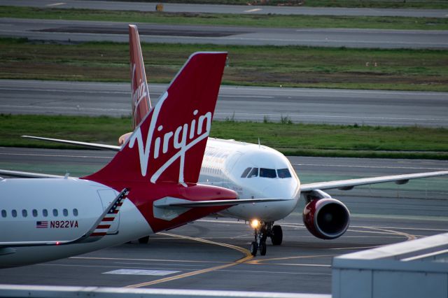 Airbus A321 (N922VA)