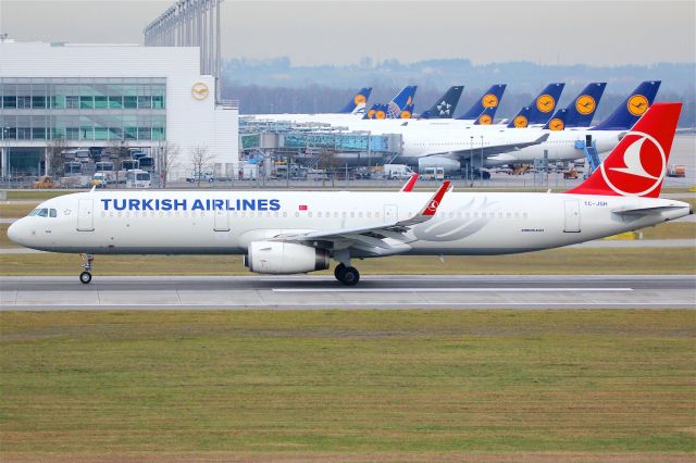 Airbus A321 (TC-JSH)