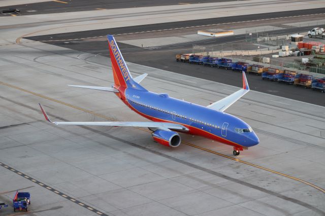 Boeing 737-700 (N243WN)