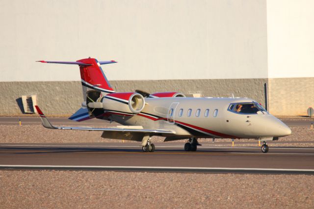 Learjet 60 (N211BD)