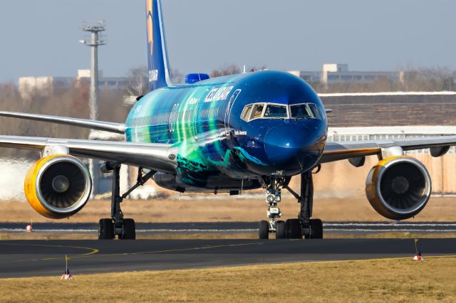 Boeing 757-200 (TF-FIU)