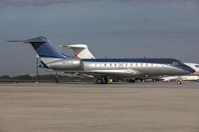 Bombardier Global 5000 (N636JS)