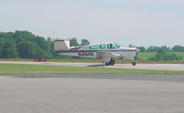 Beechcraft Bonanza (36) (N4164S) - Taxiing to rwy 27 on 6/7/10