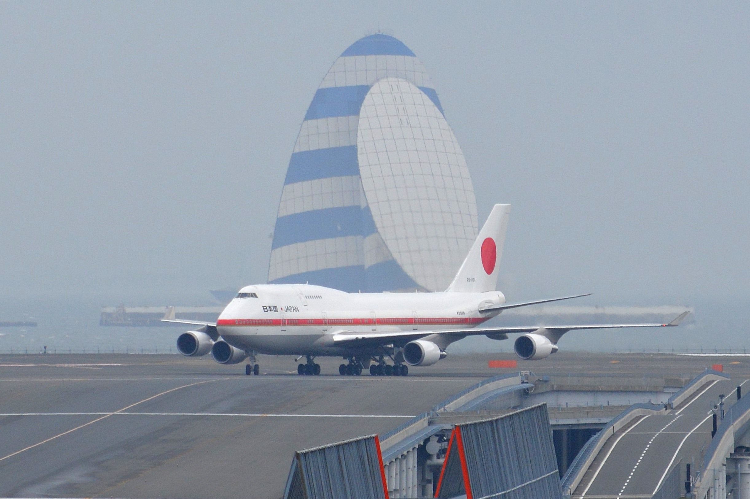 Boeing 747-400 (20-1101)